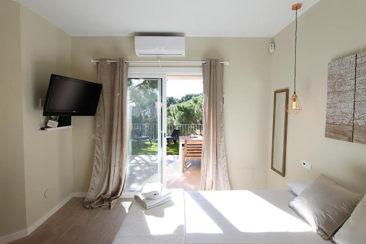 Petit Bijou - Beach Apartment III Кастельдафелс Екстер'єр фото